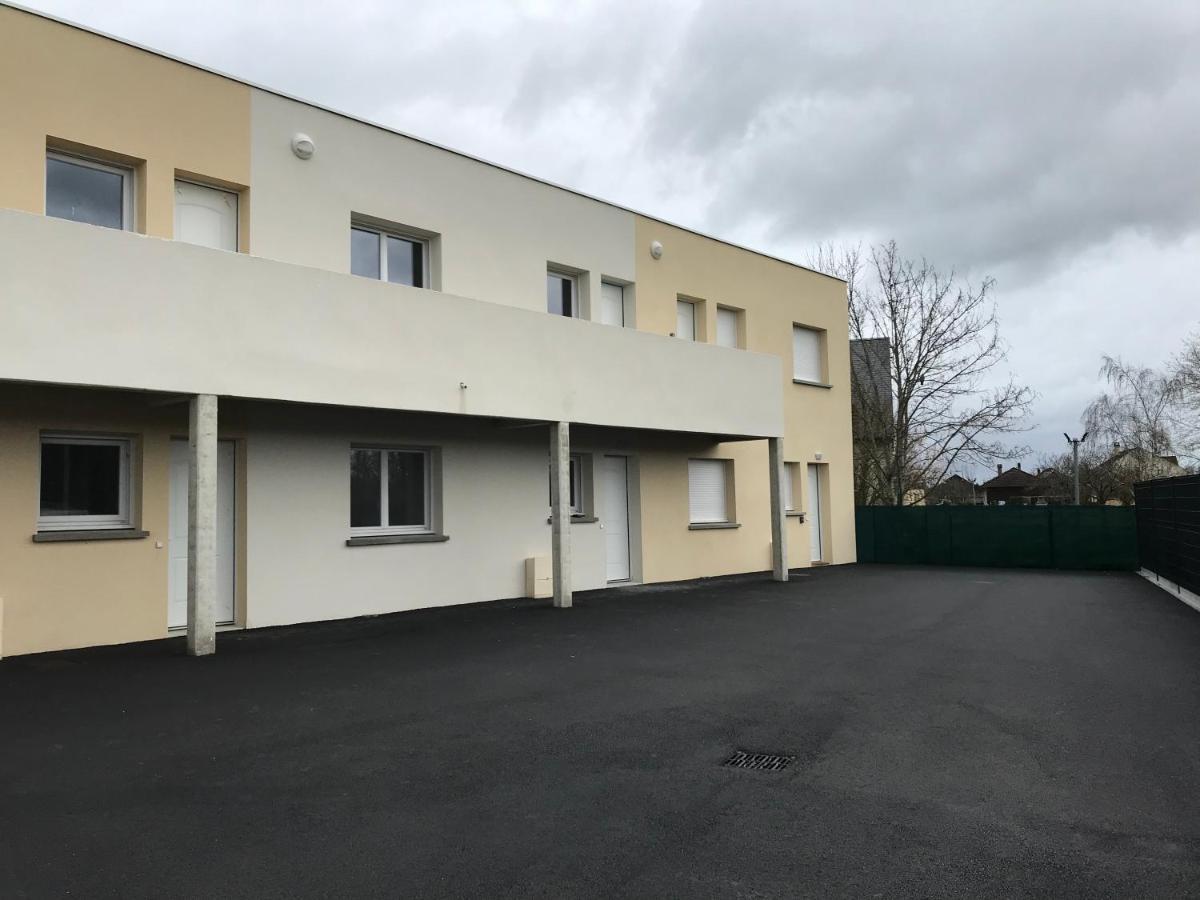 Appartement Numero 4 Ou Numero 8 Savigne-l'Eveque Exterior photo